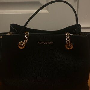 Michael Kors Elegant Black Shoulder Bag with Gold Chains